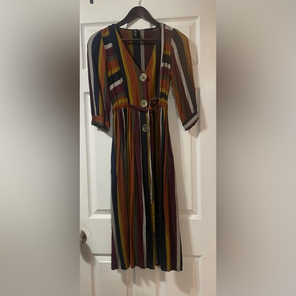 Zara Dresses & Skirts - Beautiful Zara striped dress with belt and pockets